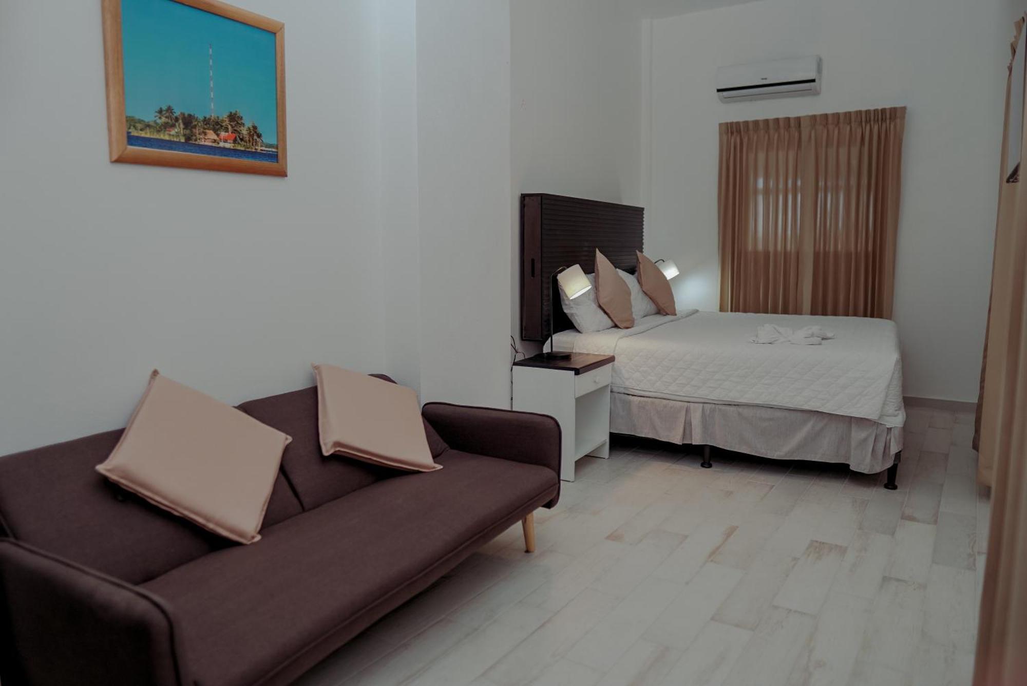 Hotel Villa Del Lago فلوريس المظهر الخارجي الصورة