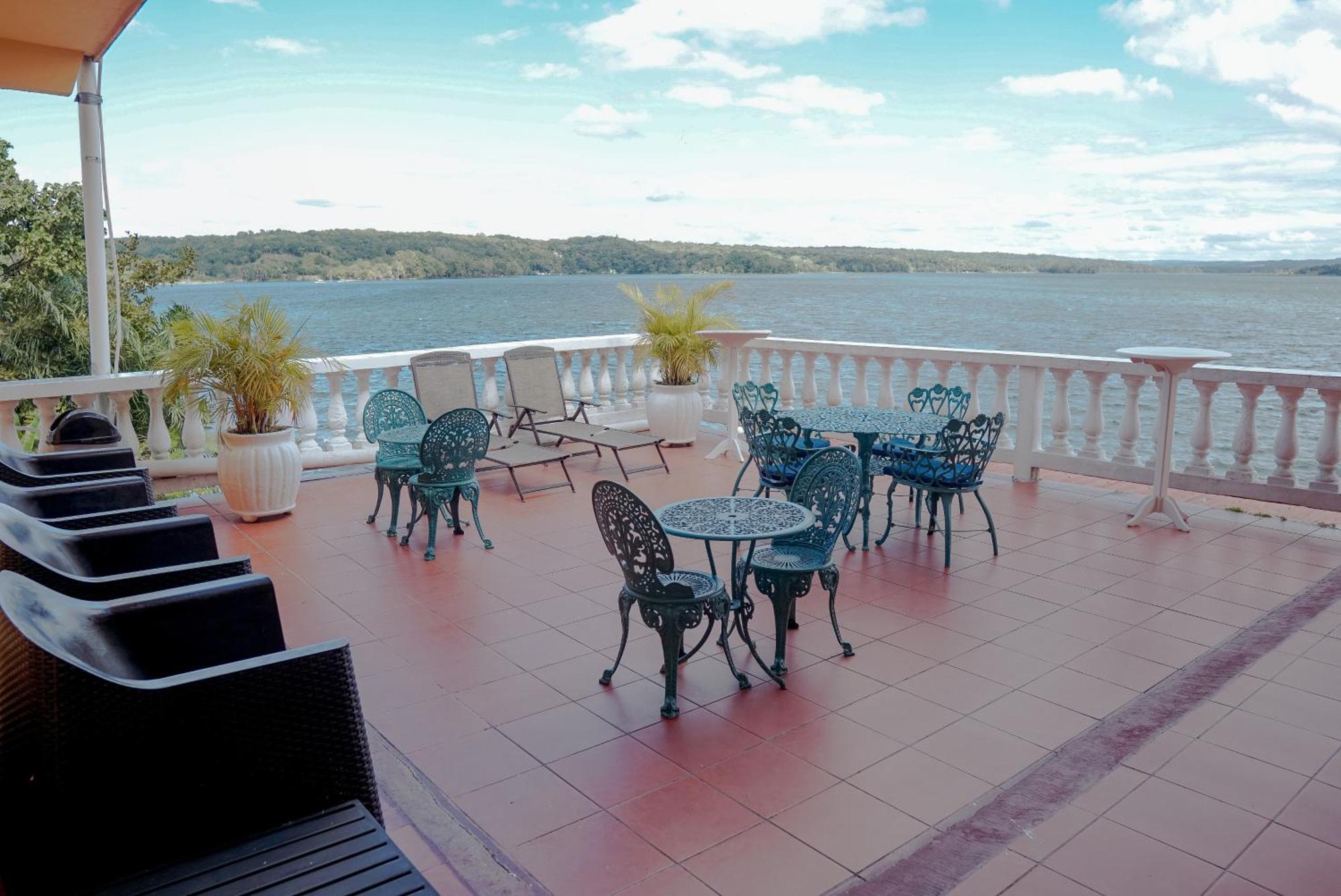 Hotel Villa Del Lago فلوريس المظهر الخارجي الصورة