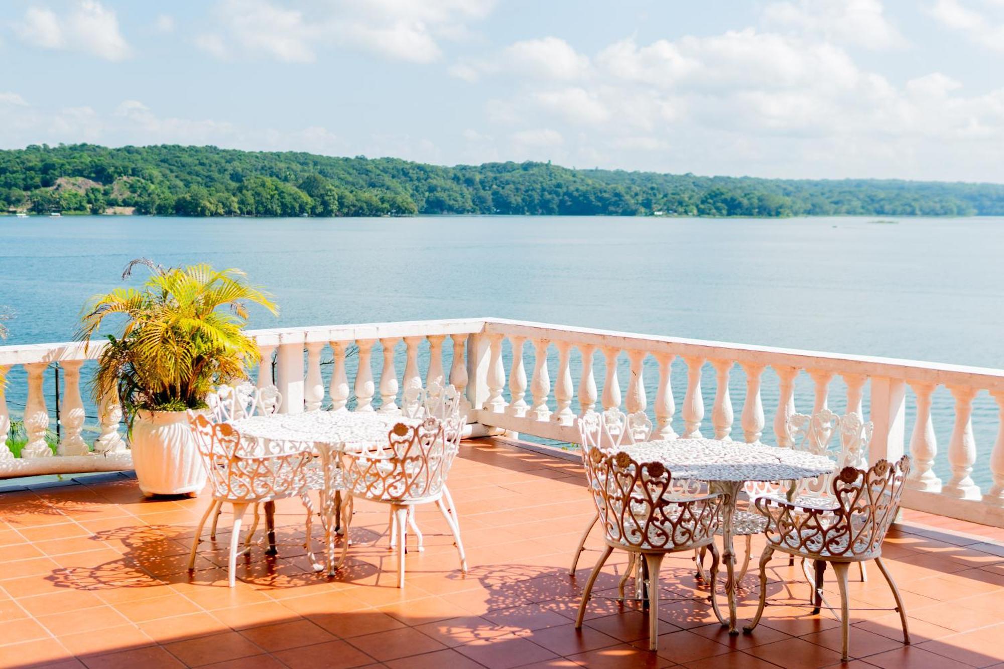 Hotel Villa Del Lago فلوريس المظهر الخارجي الصورة