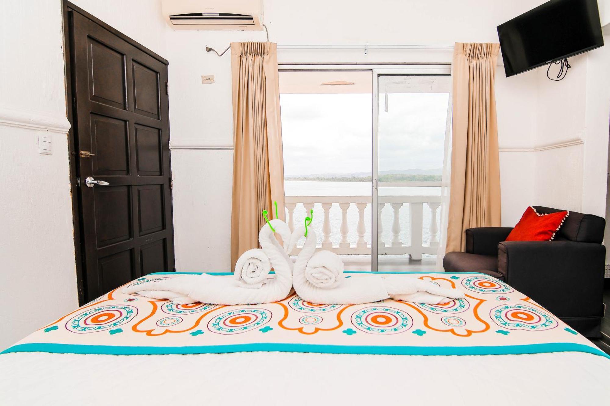 Hotel Villa Del Lago فلوريس المظهر الخارجي الصورة