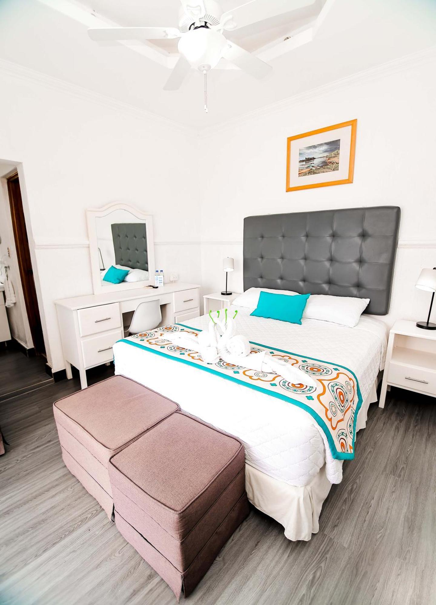 Hotel Villa Del Lago فلوريس المظهر الخارجي الصورة